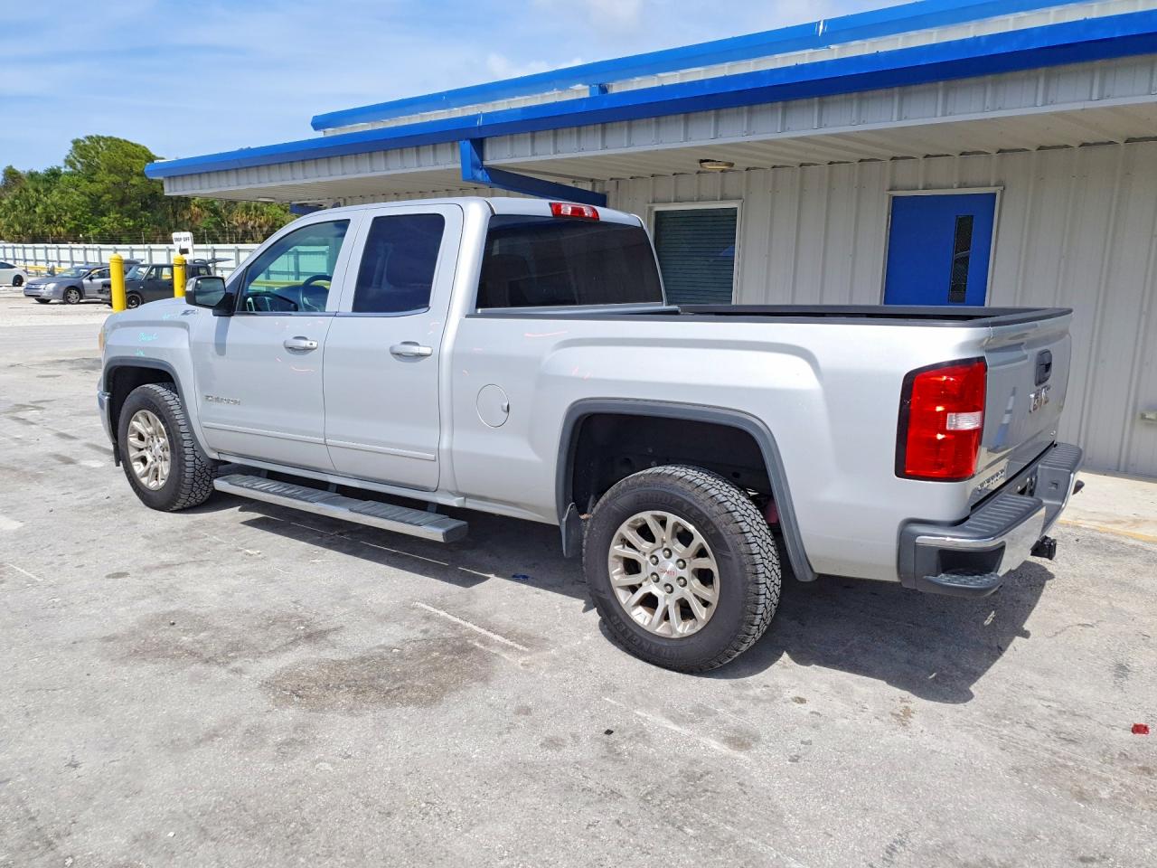 2015 GMC SIERRA C1500 SLE photo 3