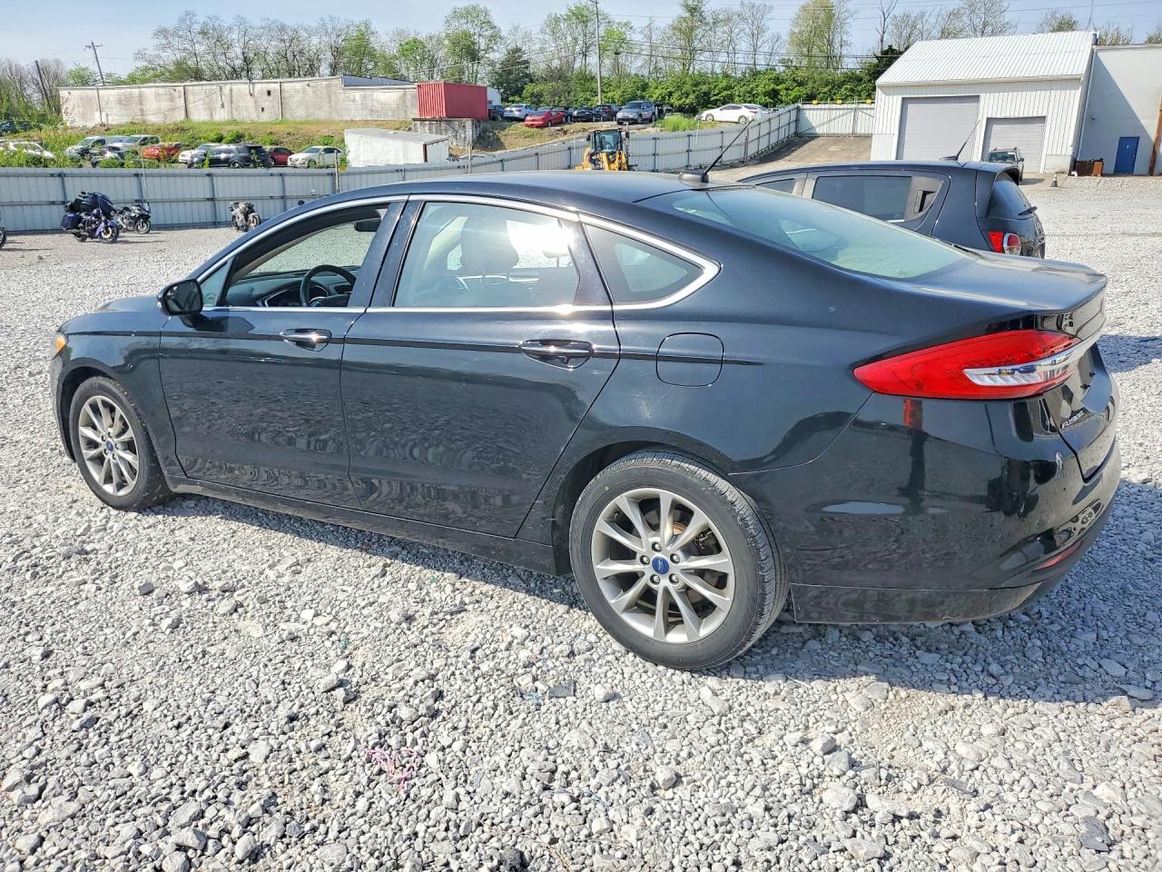 2017 FORD FUSION SE photo 3