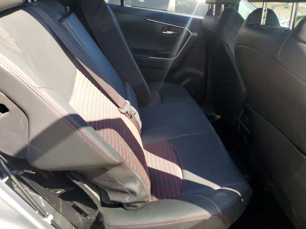 2023 TOYOTA RAV4 PRIME XSE photo 28
