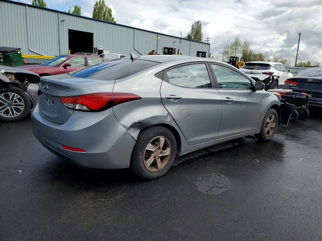2015 HYUNDAI ELANTRA SE photo 5