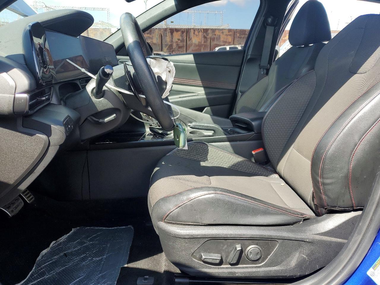 2023 HYUNDAI ELANTRA photo 13