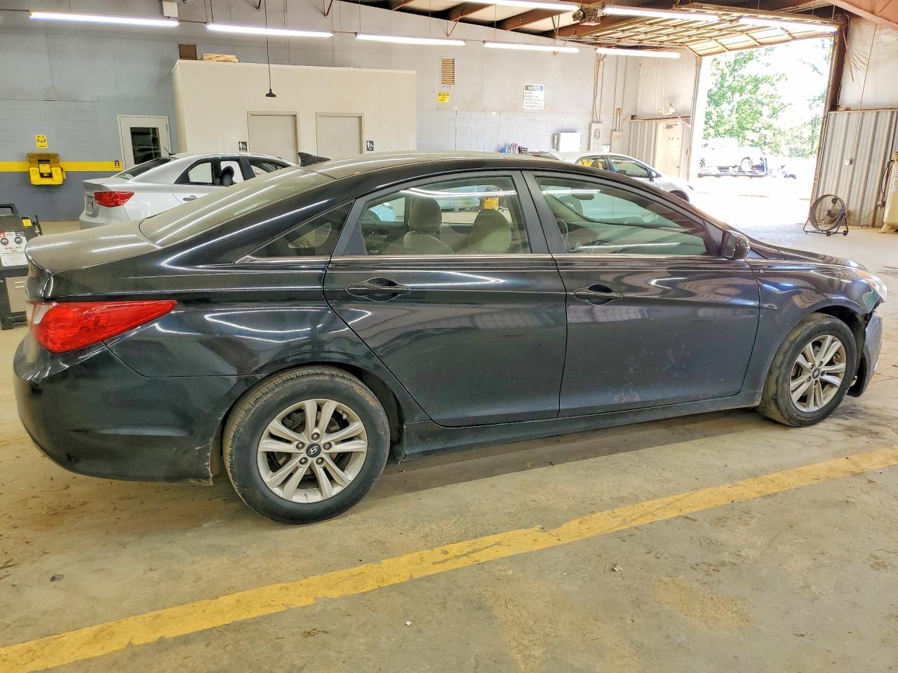 2013 HYUNDAI SONATA GLS photo 7
