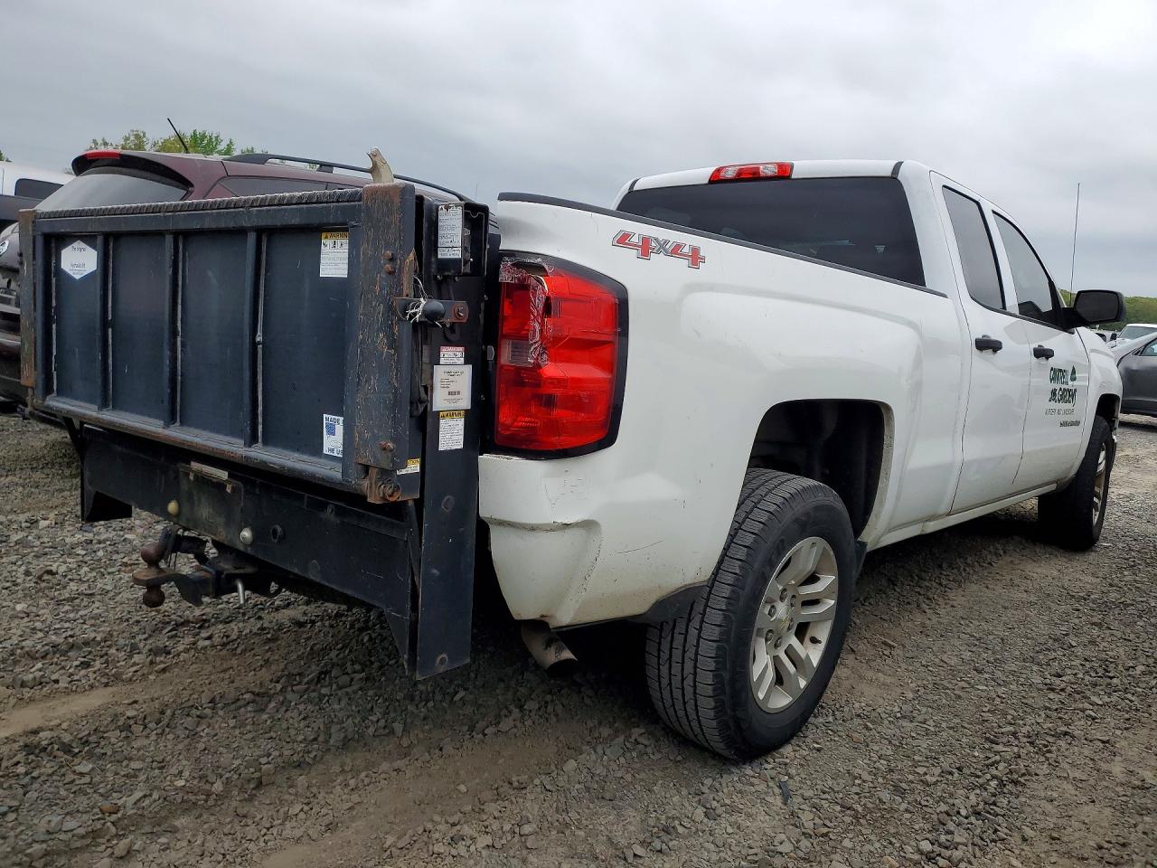 2014 CHEVROLET SILVERADO K1500 LT photo 3