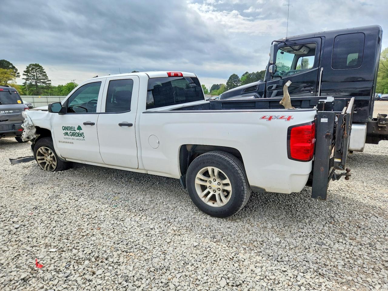 2014 CHEVROLET SILVERADO K1500 LT photo 2