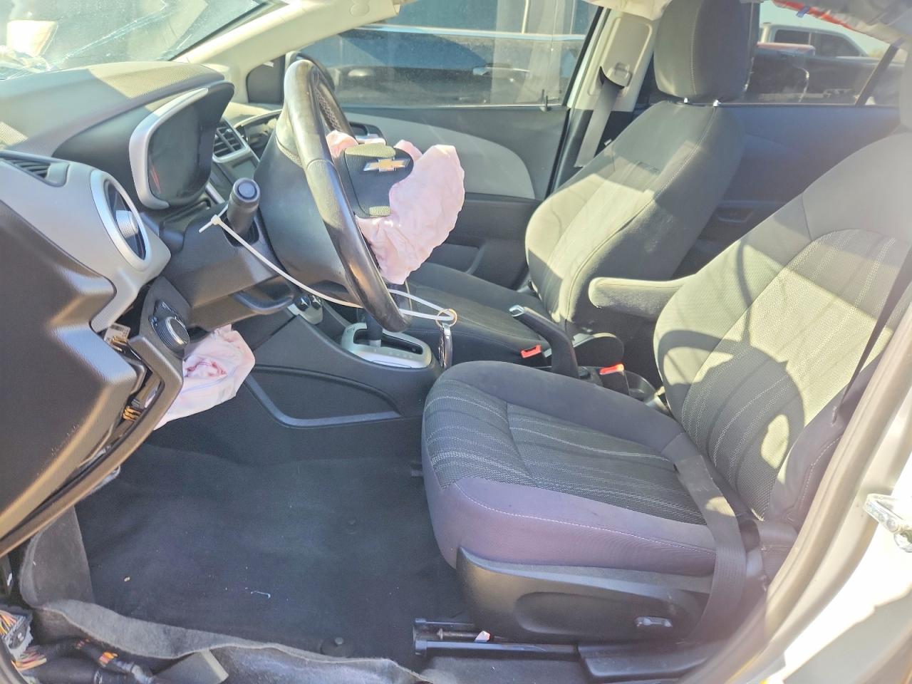 2017 CHEVROLET SONIC LT photo 13