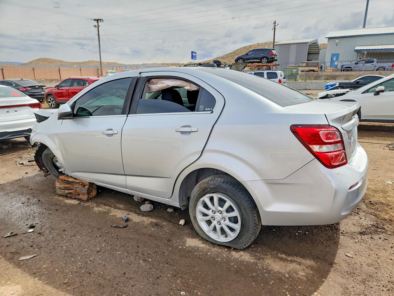 2017 CHEVROLET SONIC LT photo 3