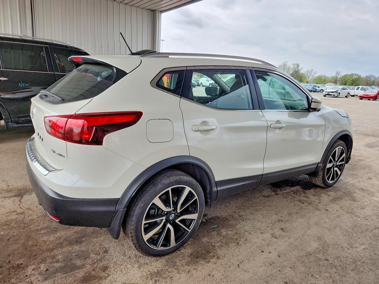 2018 NISSAN ROGUE SPORT SL photo 5