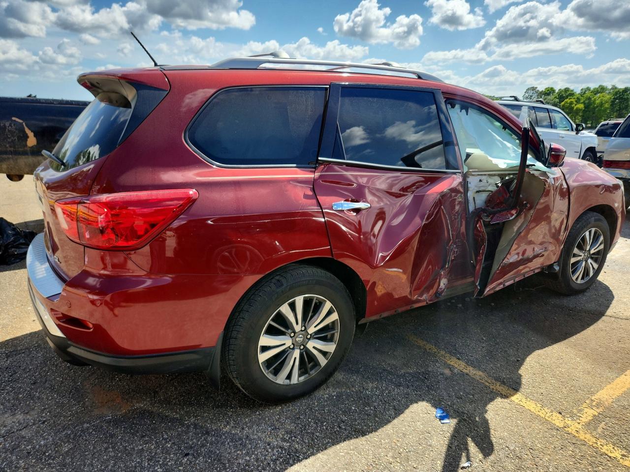 2017 NISSAN PATHFINDER SL photo 5