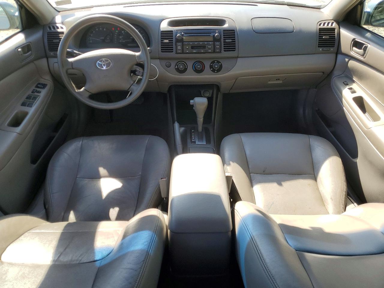 2002 TOYOTA CAMRY LE photo 22