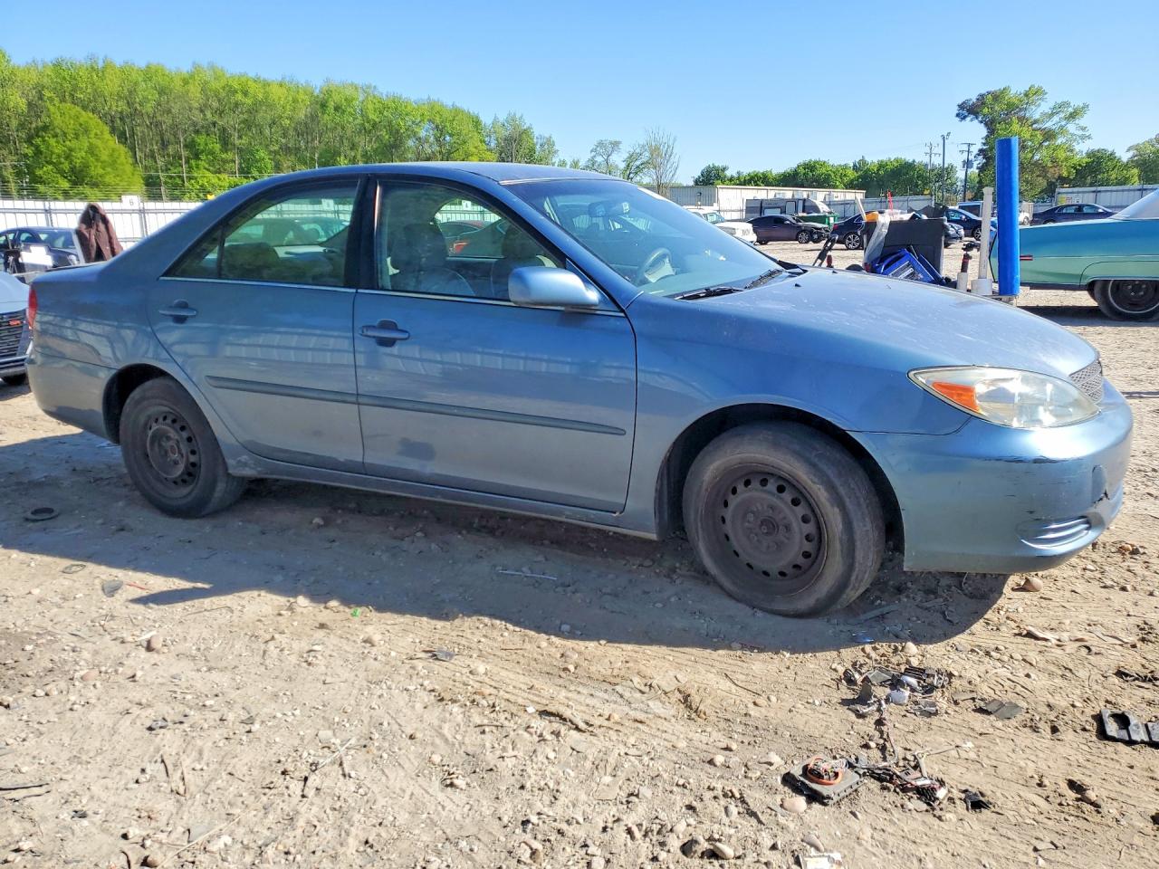 2002 TOYOTA CAMRY LE photo 10