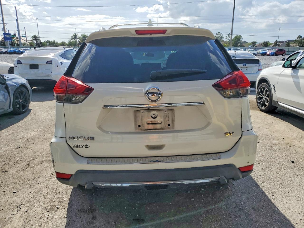 2018 NISSAN ROGUE SV photo 16