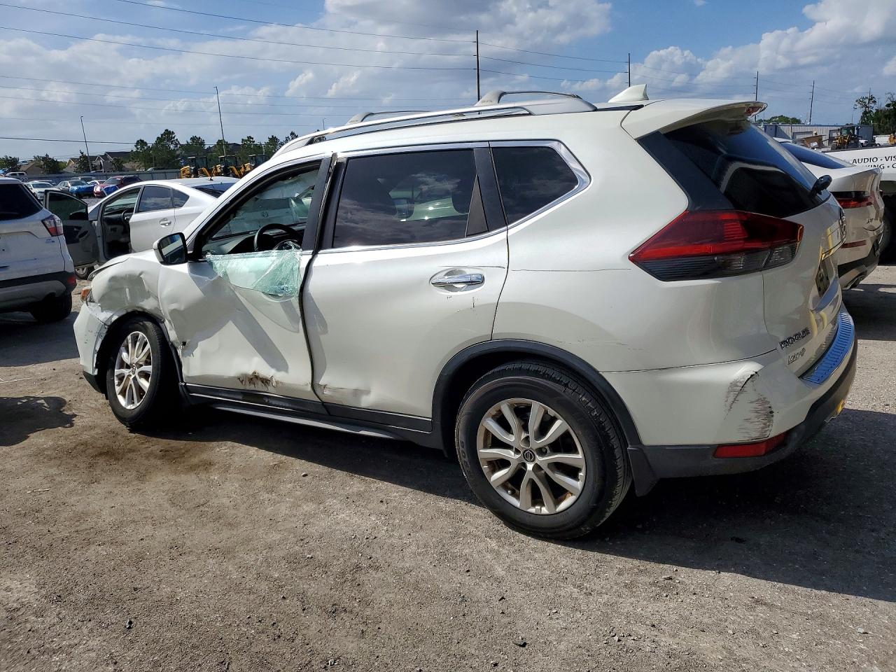 2018 NISSAN ROGUE SV photo 4