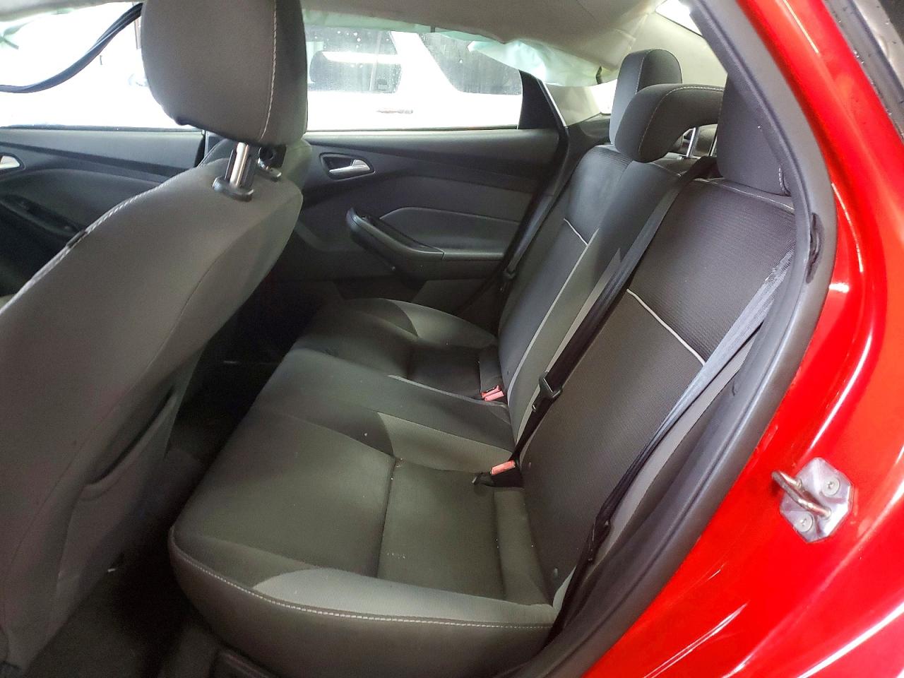 2014 FORD FOCUS SE photo 28