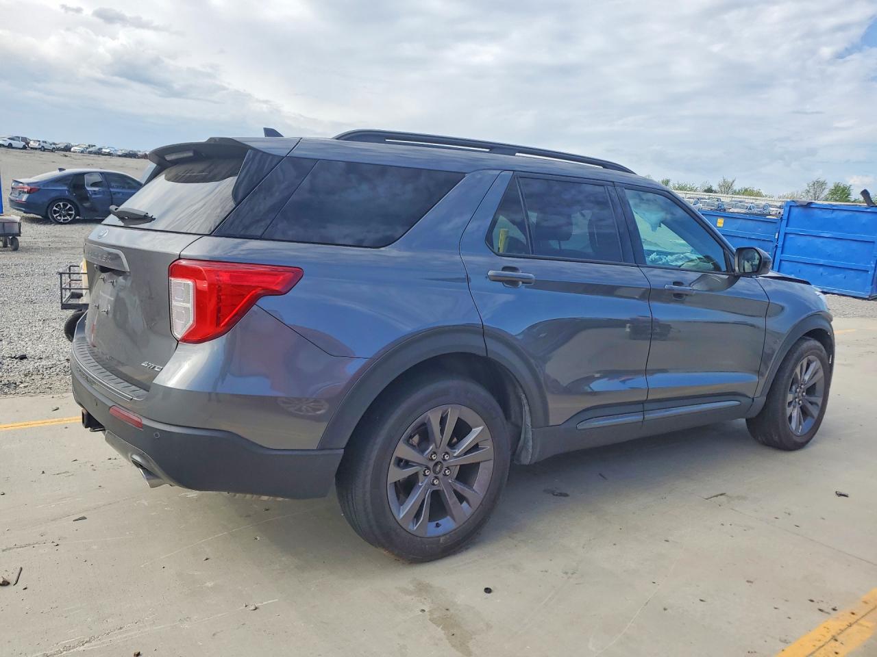 2023 FORD EXPLORER XLT photo 5