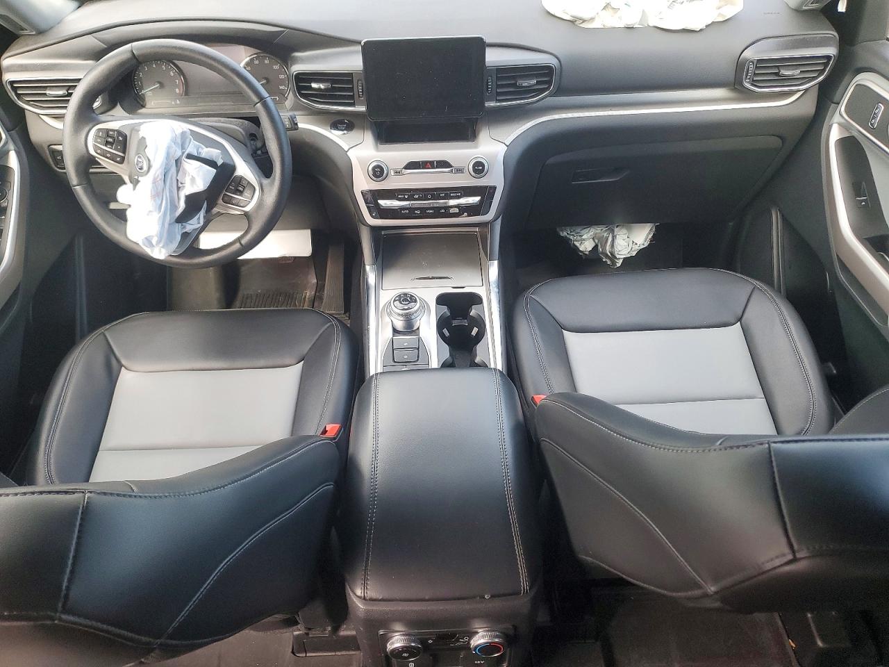 2023 FORD EXPLORER XLT photo 15