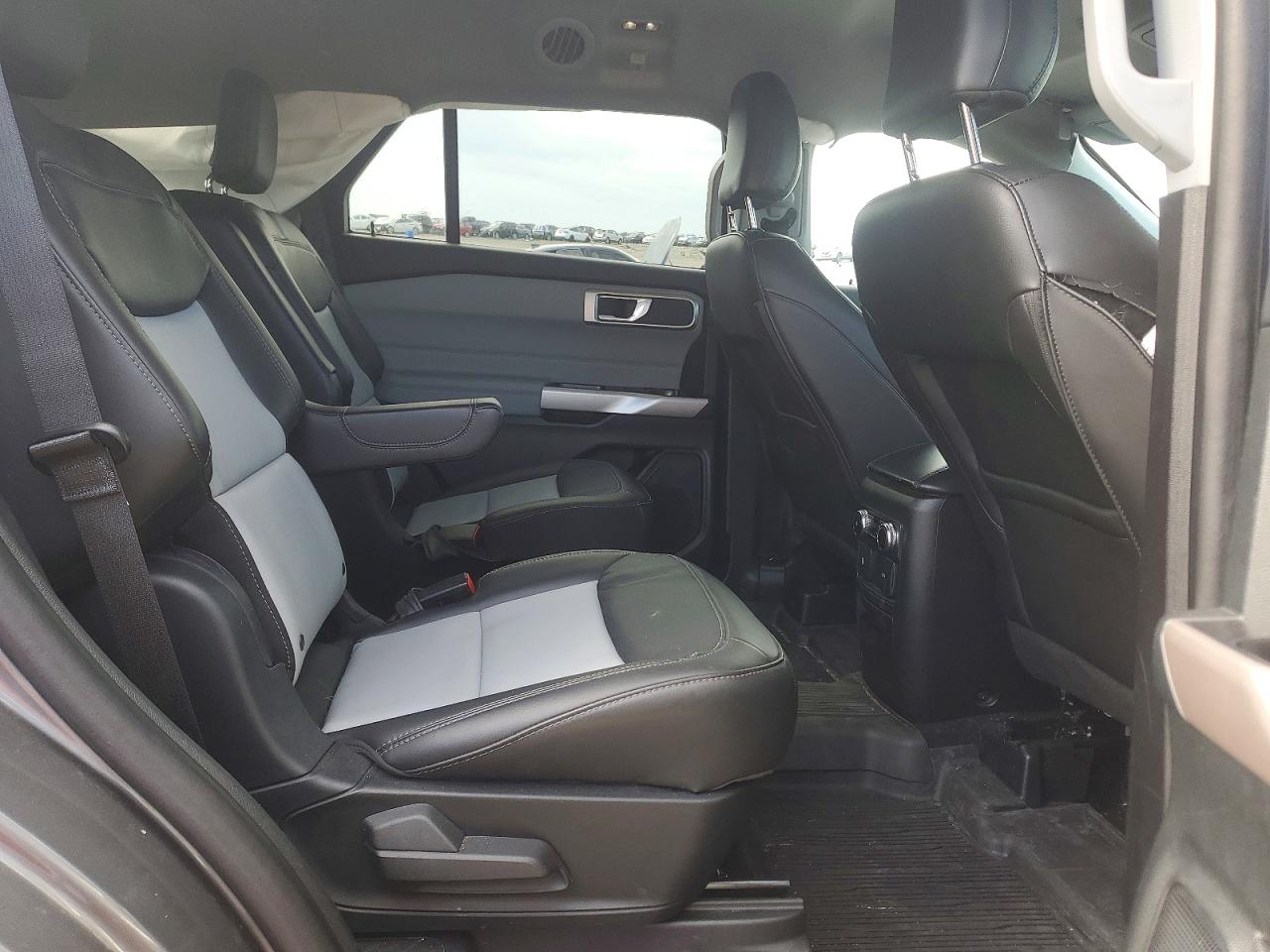 2023 FORD EXPLORER XLT photo 21