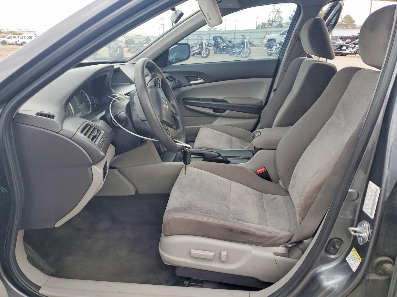 2010 HONDA ACCORD LXP photo 13