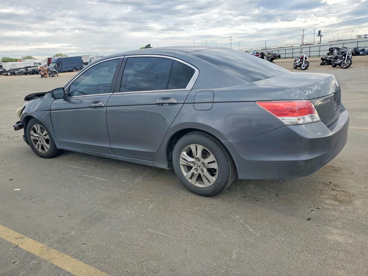 2010 HONDA ACCORD LXP photo 3