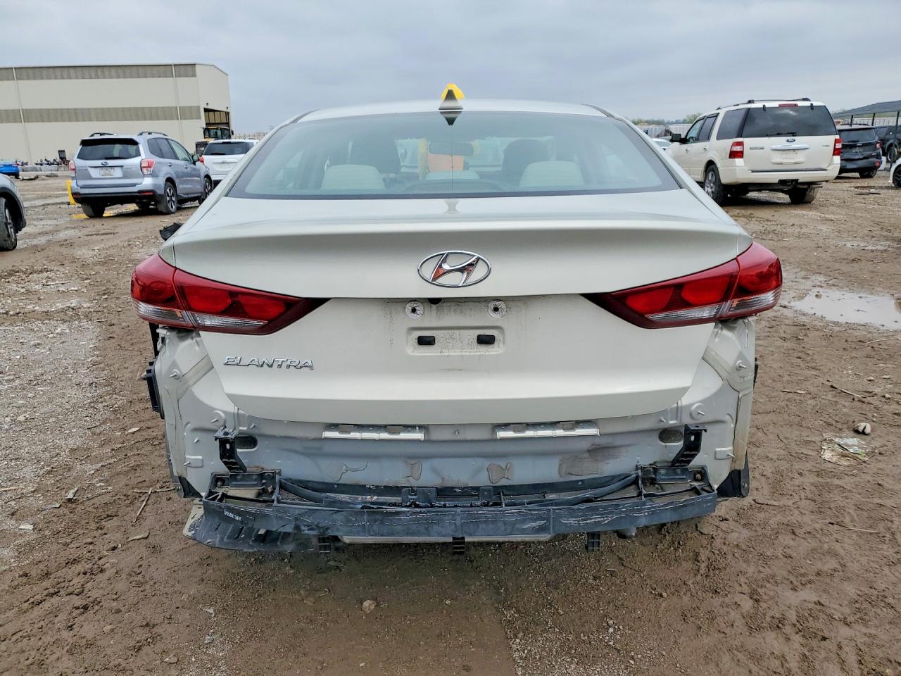 2017 HYUNDAI ELANTRA SE photo 6