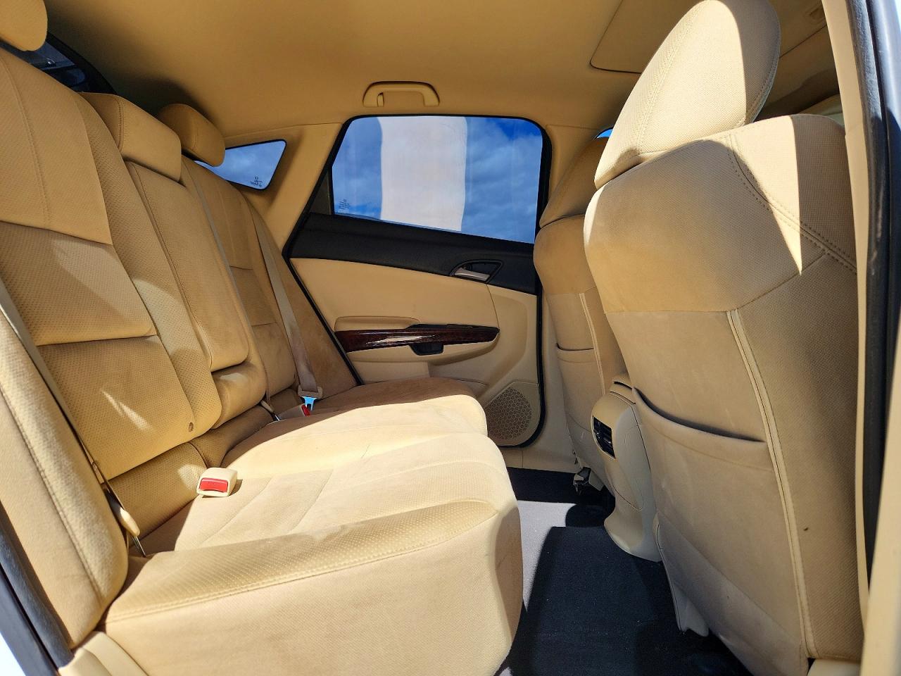2012 HONDA CROSSTOUR EX photo 28