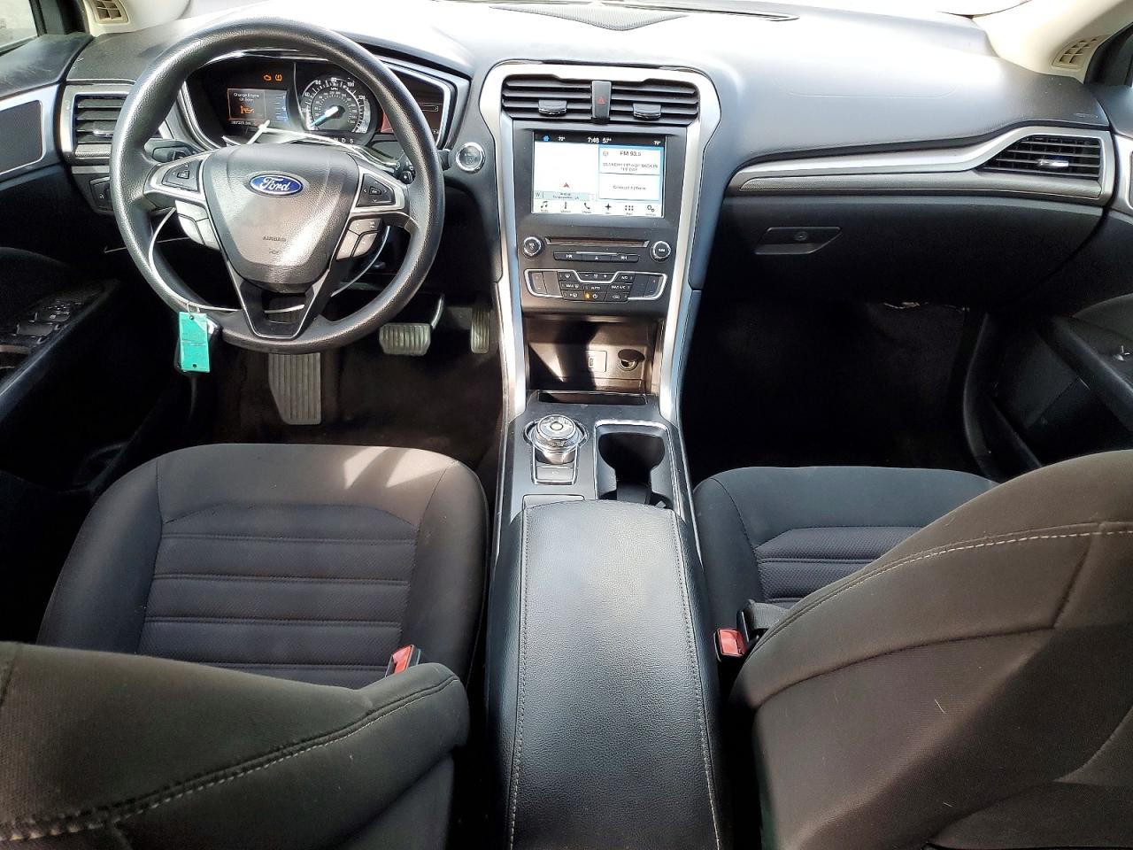 2017 FORD FUSION SE photo 22