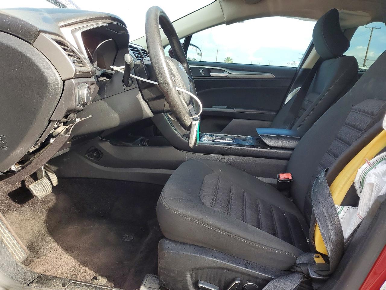 2017 FORD FUSION SE photo 19