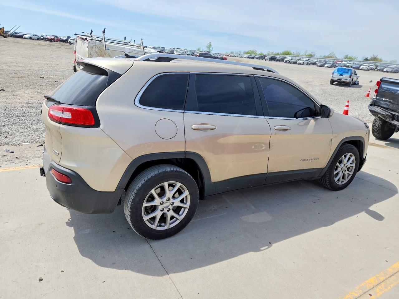2014 JEEP CHEROKEE LATITUDE photo 5