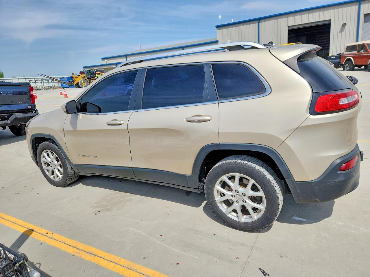 2014 JEEP CHEROKEE LATITUDE photo 3