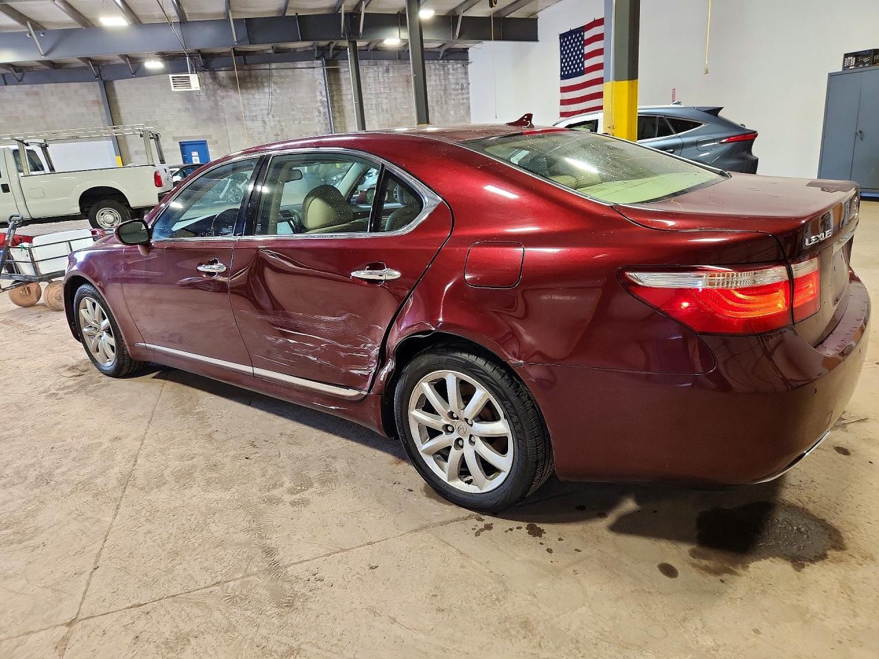 2008 LEXUS LS 460L photo 3