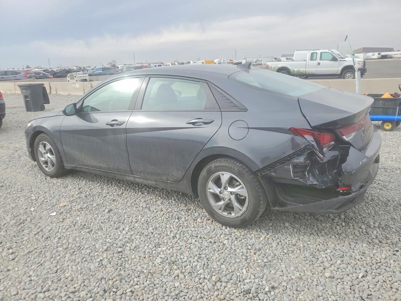 2023 HYUNDAI ELANTRA SE photo 3