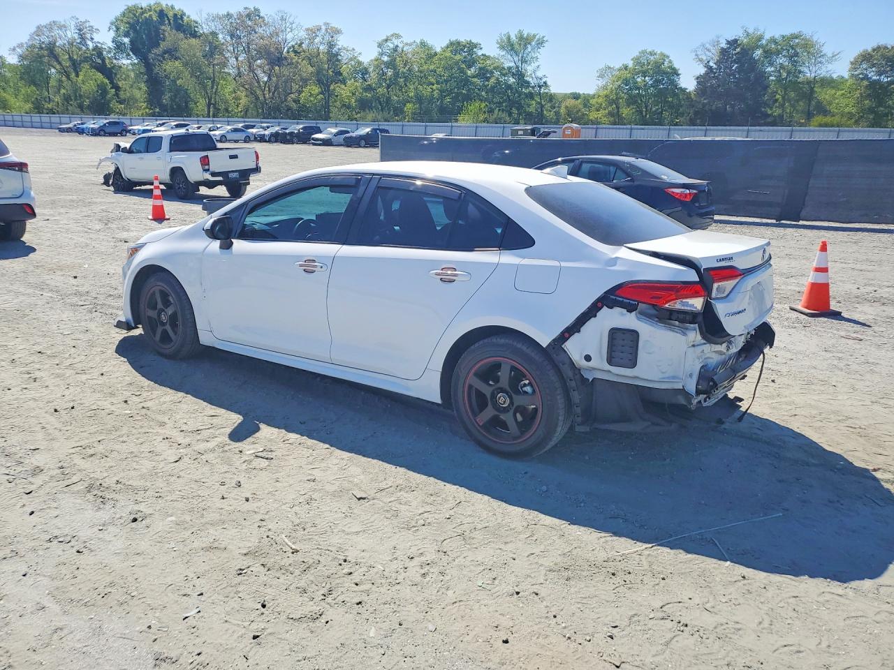 2022 TOYOTA COROLLA LE photo 3