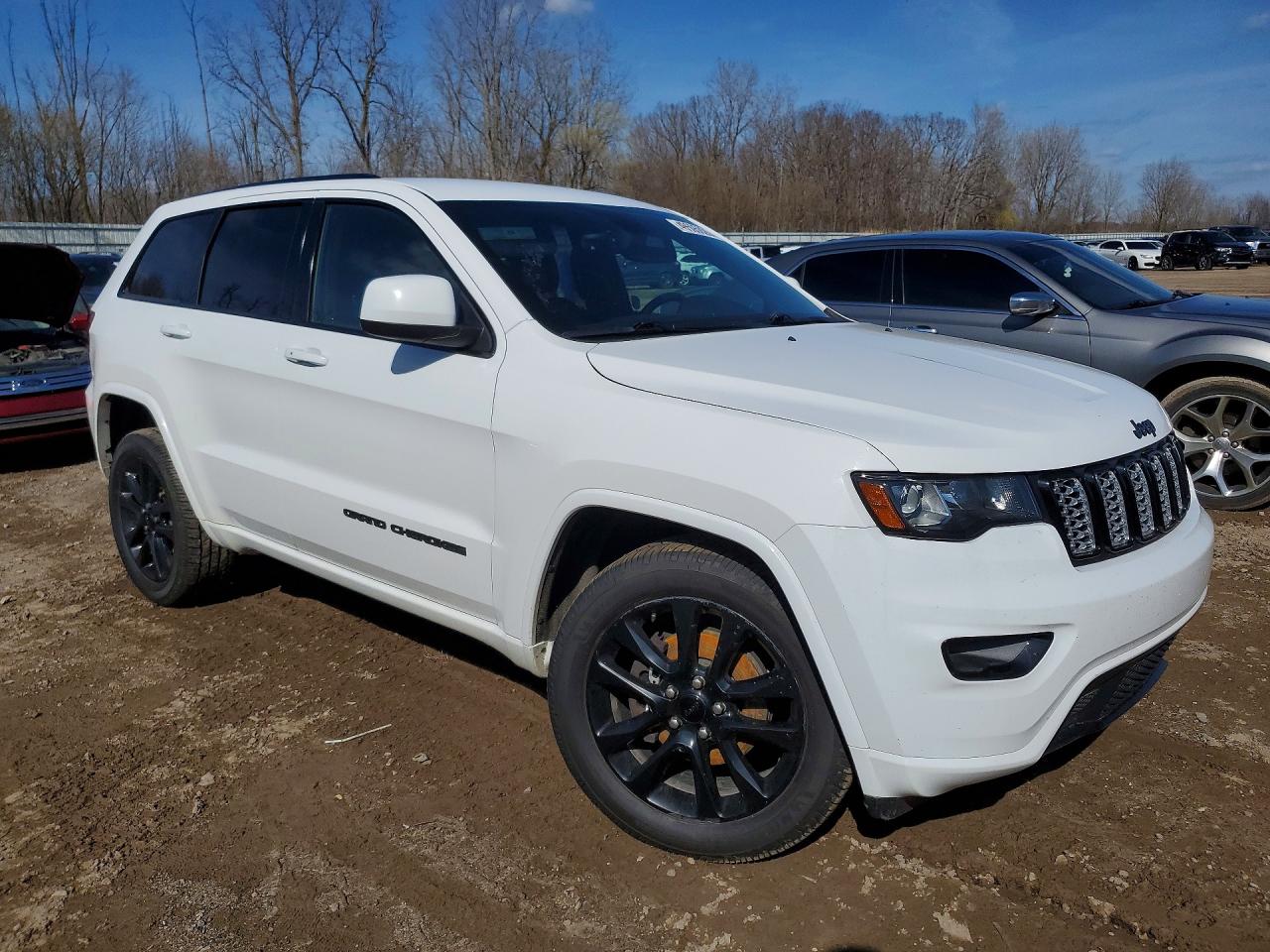 2018 JEEP GRAND CHEROKEE LAREDO photo 4