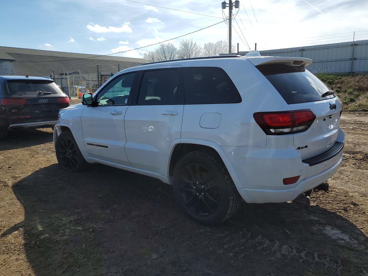 2018 JEEP GRAND CHEROKEE LAREDO photo 2