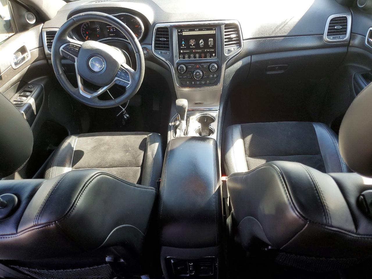 2018 JEEP GRAND CHEROKEE LAREDO photo 8