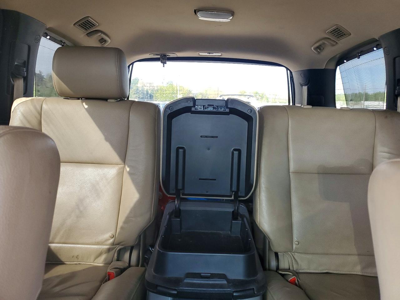 2016 TOYOTA SEQUOIA PLATINUM photo 27