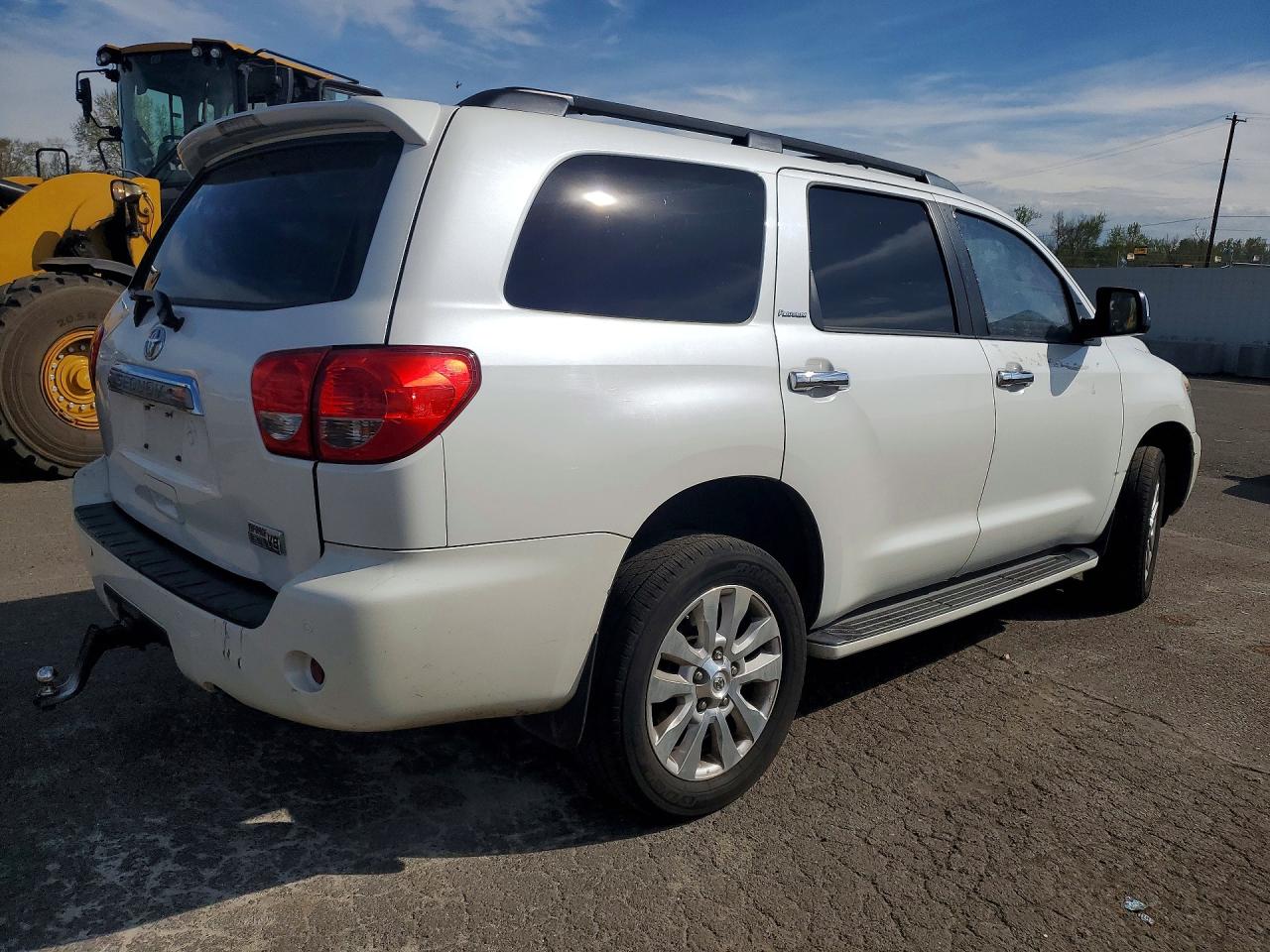 2016 TOYOTA SEQUOIA PLATINUM photo 7