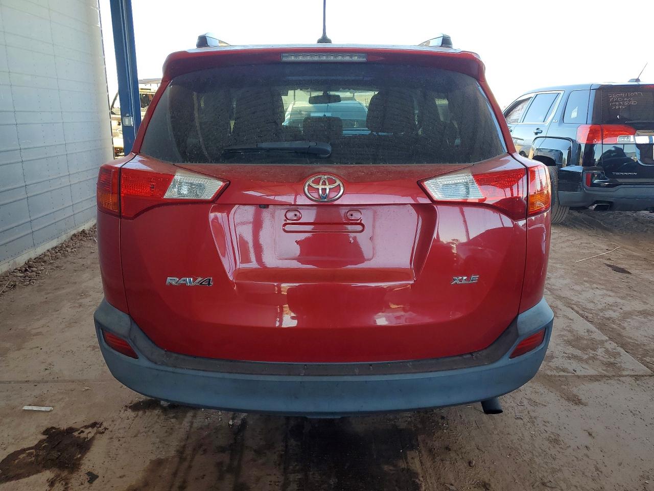 2013 TOYOTA RAV4 XLE photo 11