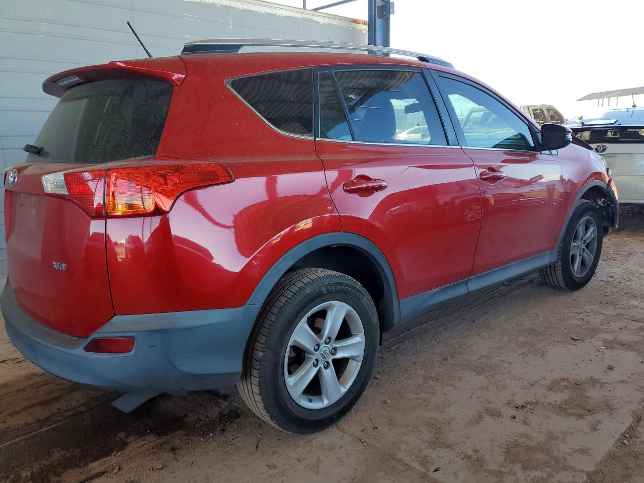 2013 TOYOTA RAV4 XLE photo 5