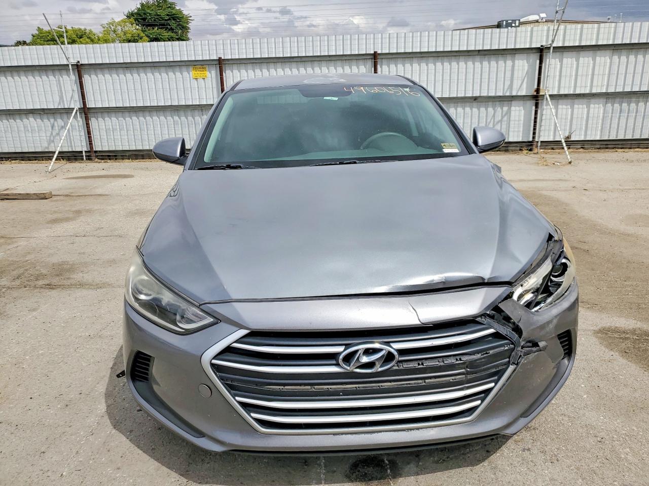 2017 HYUNDAI ELANTRA photo 5