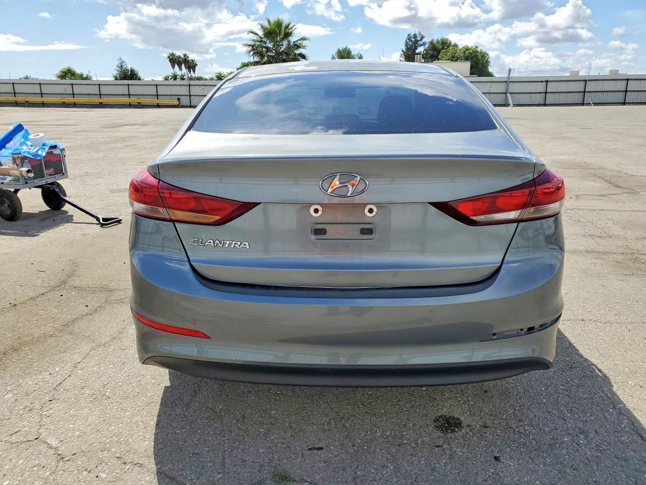 2017 HYUNDAI ELANTRA photo 6