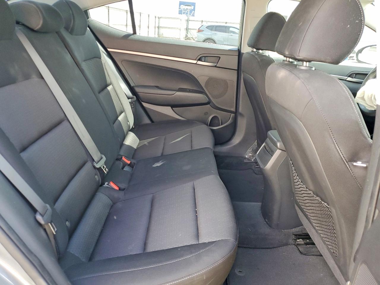 2017 HYUNDAI ELANTRA photo 10