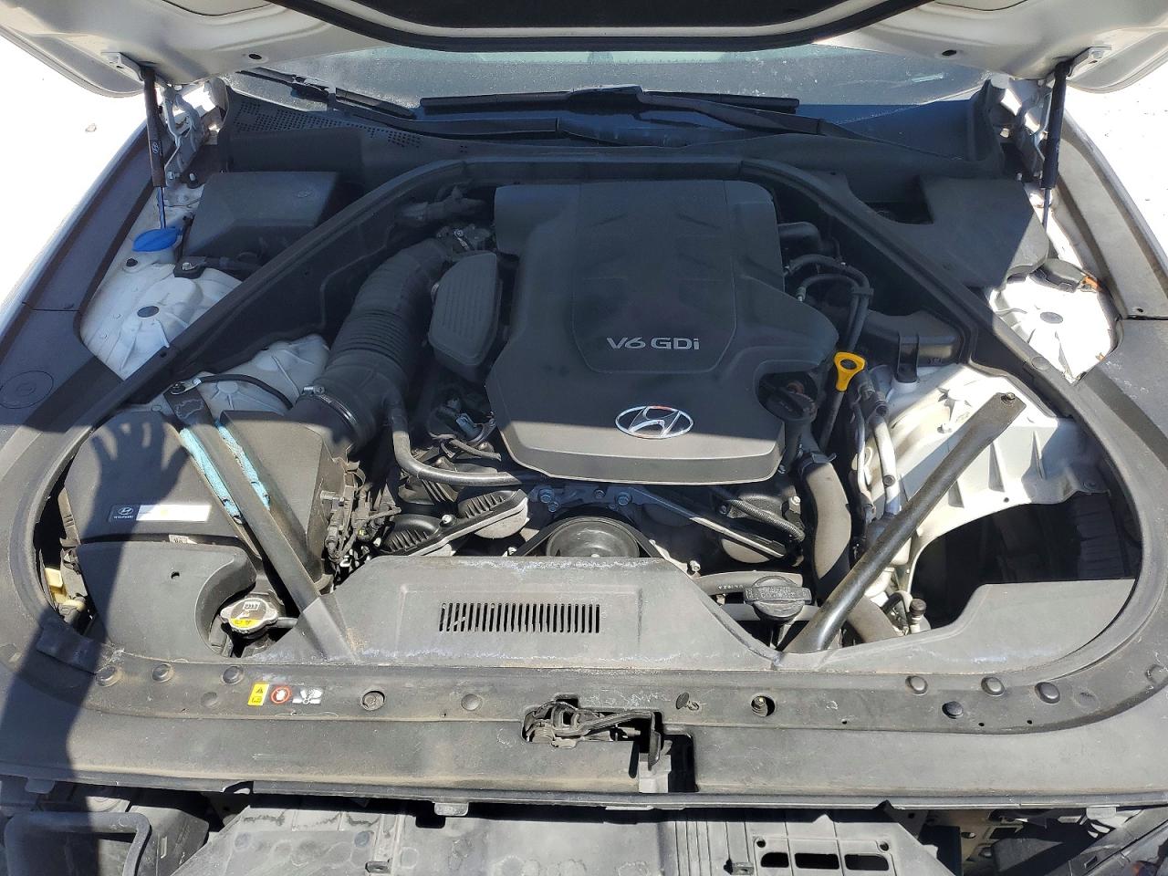 2015 HYUNDAI GENESIS 3.8L photo 31
