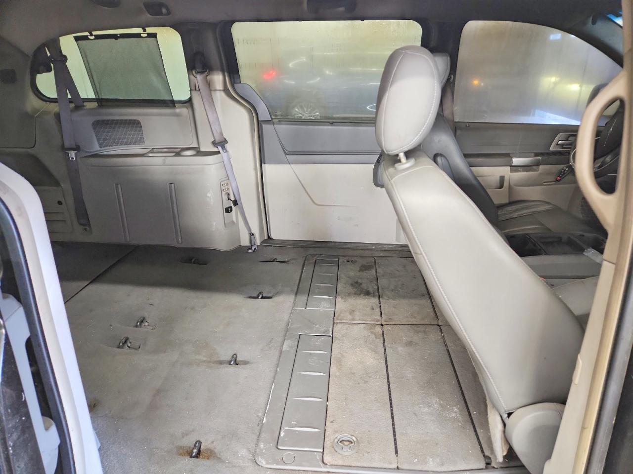 2008 CHRYSLER TOWN & COUNTRY TOURING photo 21