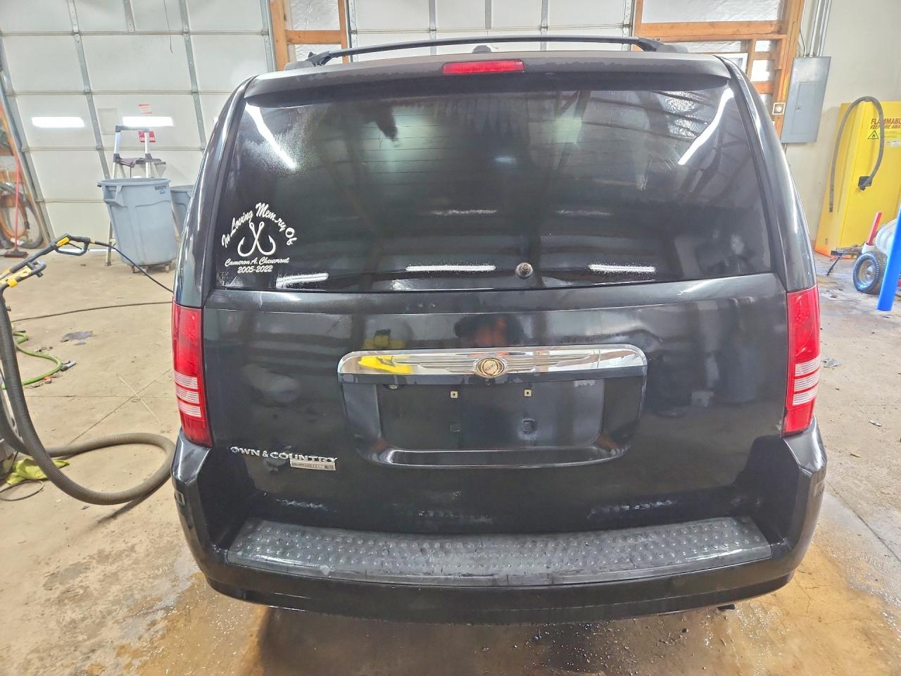 2008 CHRYSLER TOWN & COUNTRY TOURING photo 11