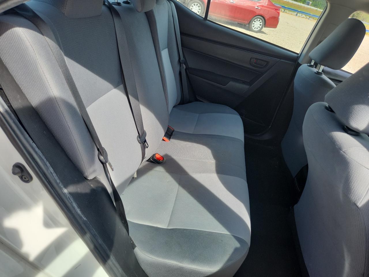 2019 TOYOTA COROLLA L photo 19