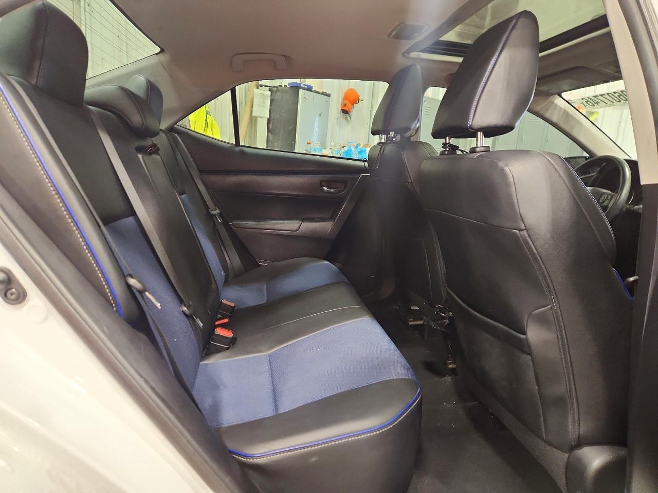2017 TOYOTA COROLLA SE photo 19