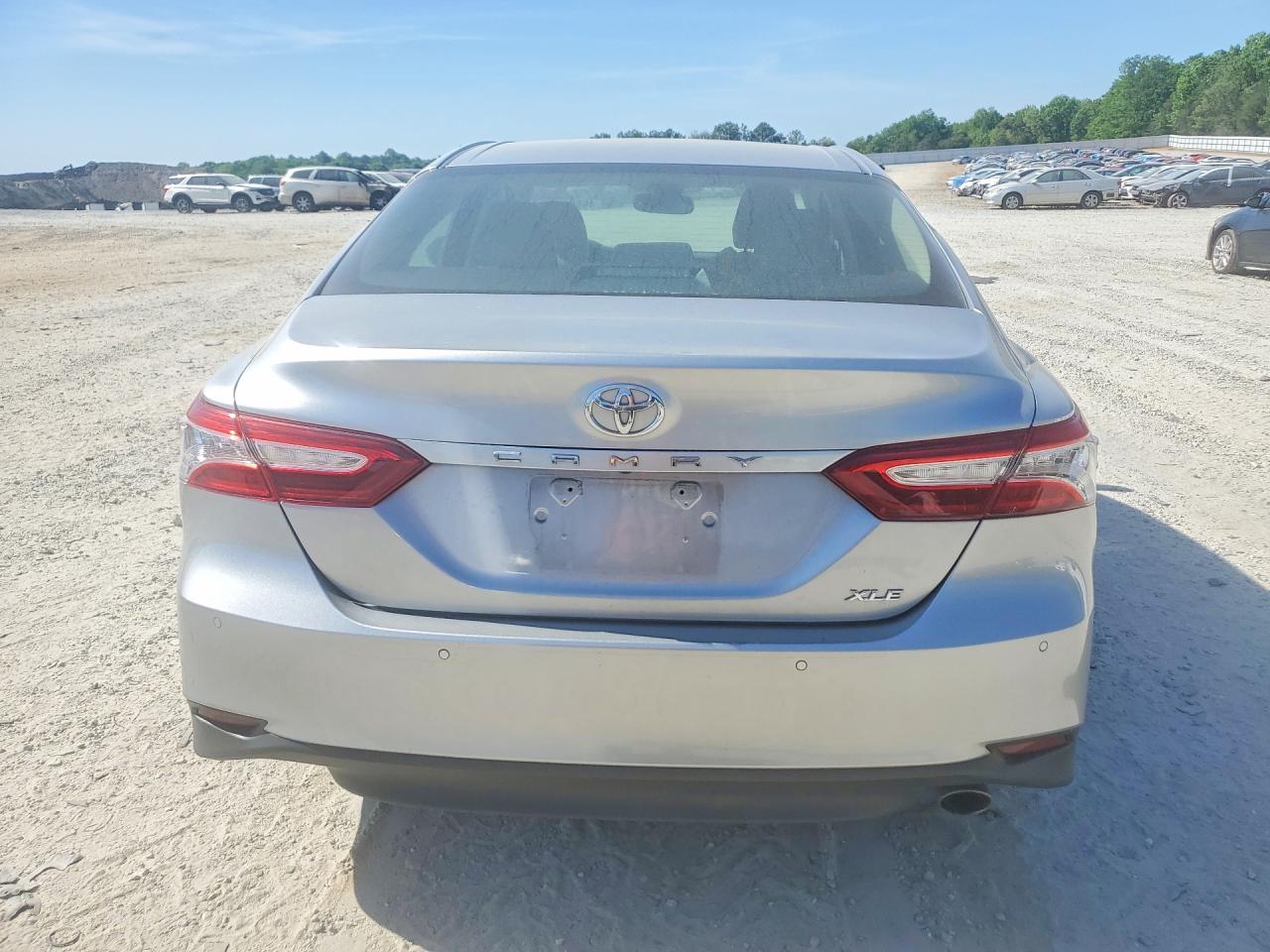 2018 TOYOTA CAMRY XLE photo 6