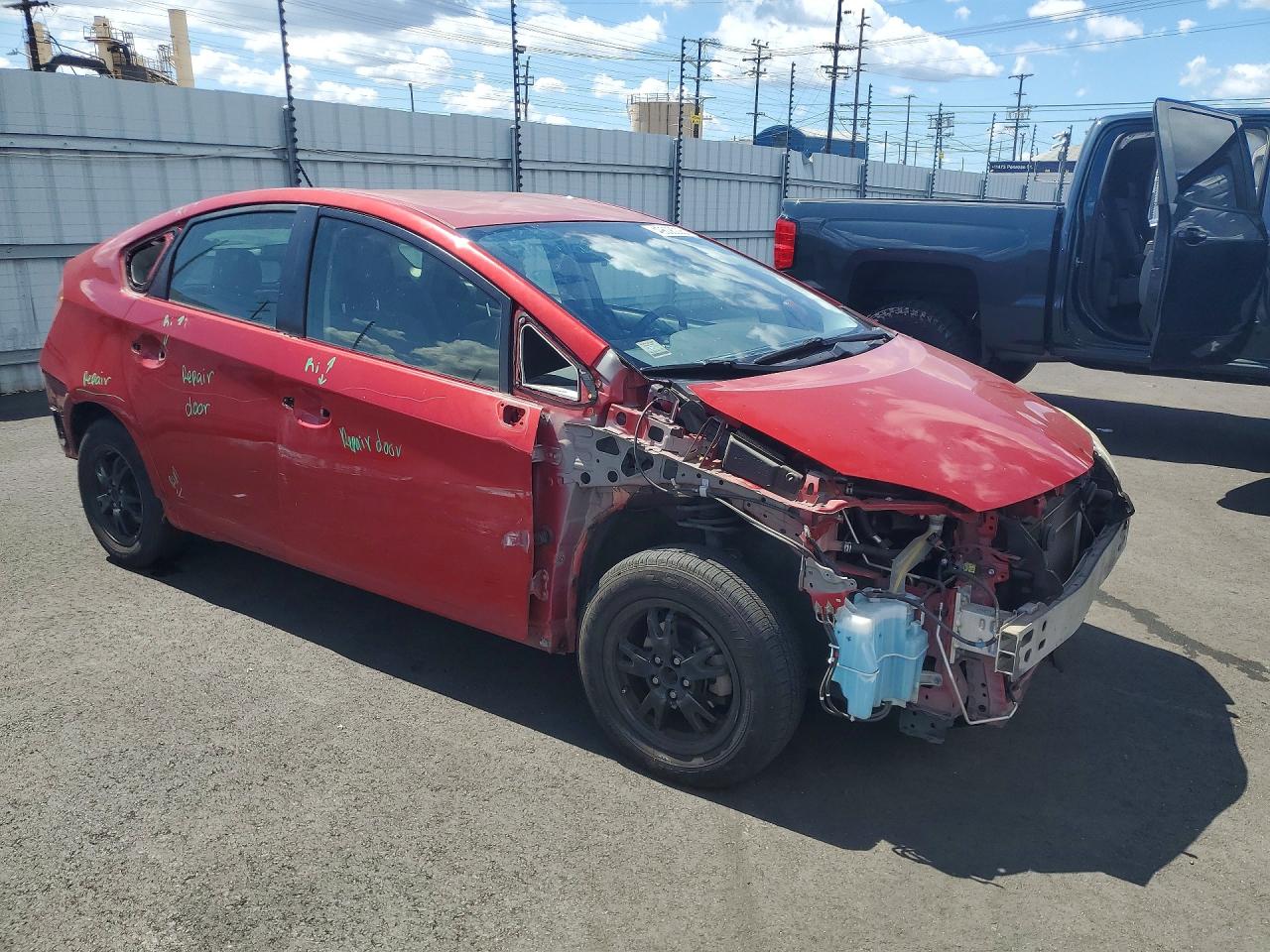2013 TOYOTA PRIUS THREE photo 10