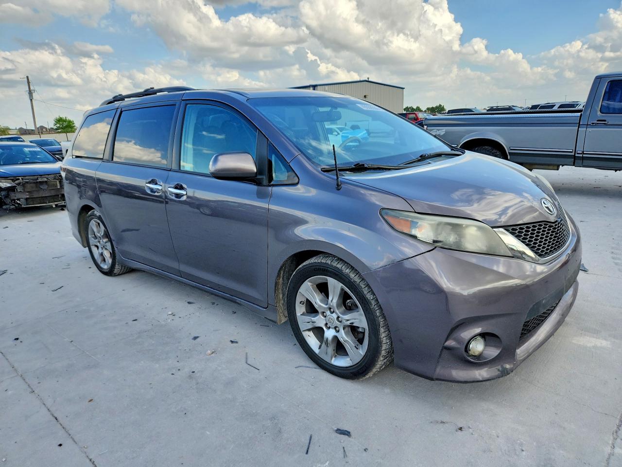 2013 TOYOTA SIENNA SPORT photo 10