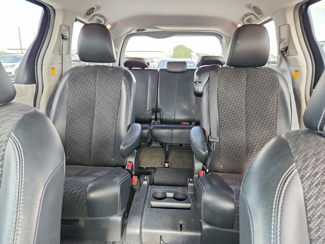 2013 TOYOTA SIENNA SPORT photo 28